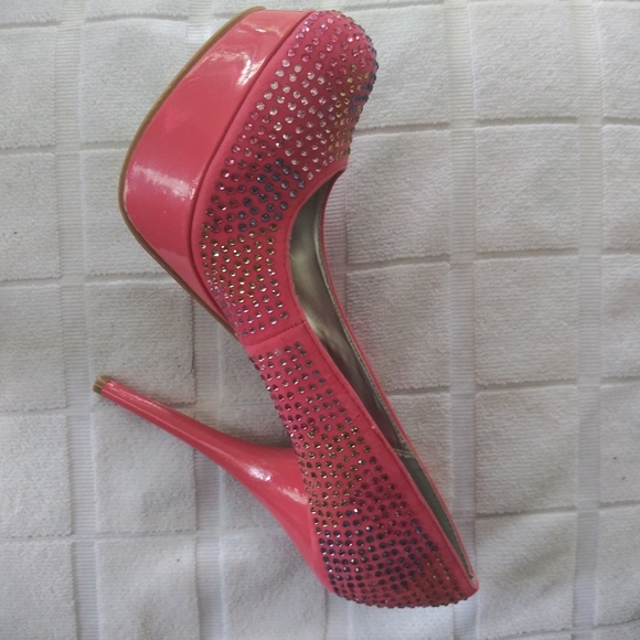 Heels - Picture 3 of 7